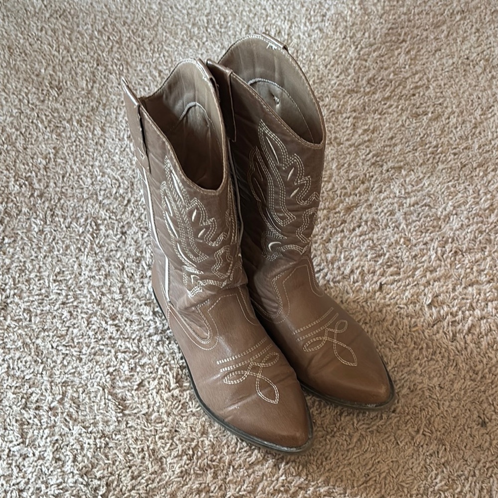 SHEIN Tan Embroidered Heeled Boots